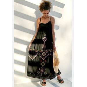 EMBROIDERED MAXI DRESS